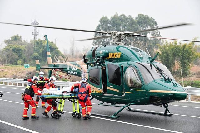 空地一体应急救援体系_天津交通事故_高速公路交通事故应急救援演练